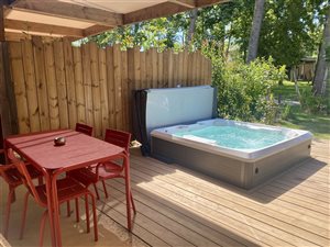 spa jacuzzi 