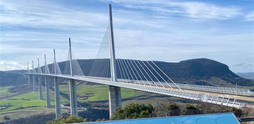 Le viaduc de Millau, un incontournable à voir lors de vos vacances en Aveyron
